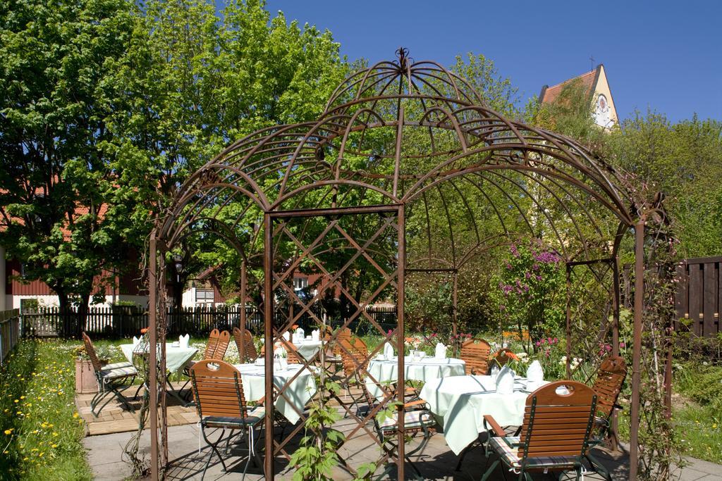 Hotel Schrenkhof Unterhaching Dış mekan fotoğraf
